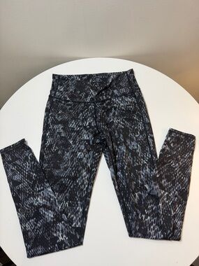 Athleta Black & Gray Patterned High-Waist Leggings